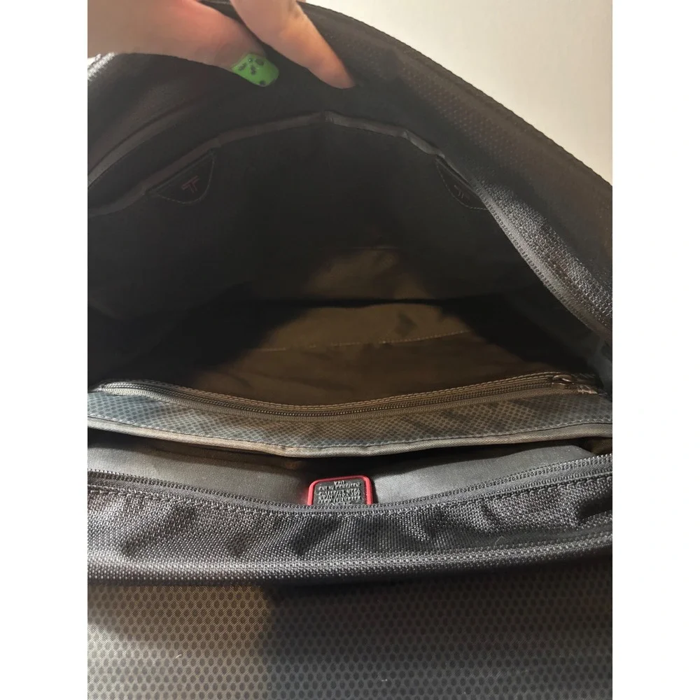 T-Tech by Tumi 5589D Ballistic Nylon‎ Laptop Messenger Bag Black